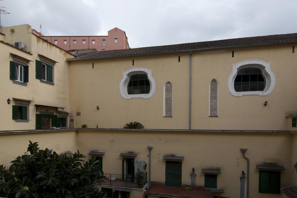 Domus Cappella Vecchia Apartment Napoli Bagian luar foto